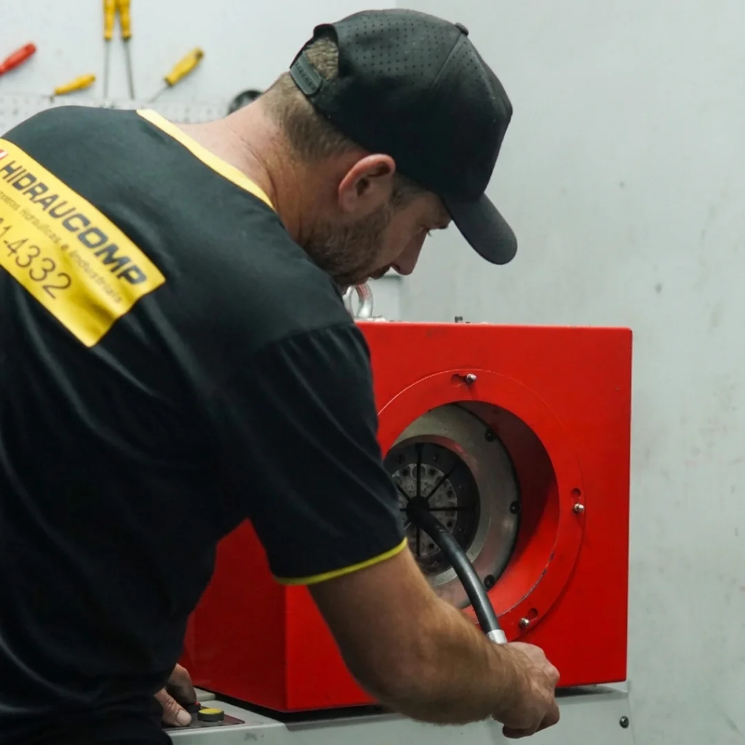 Hidraucomp mangueiras prensagem